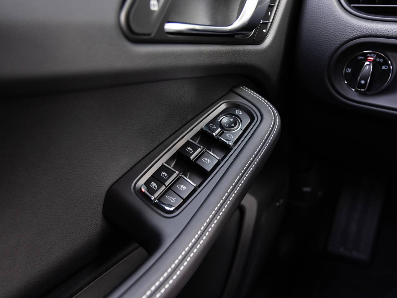 2026 Porsche Macan Macan T