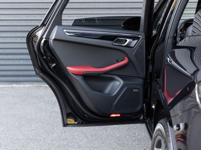 2025 Porsche Macan T
