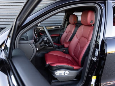 2025 Porsche Macan T