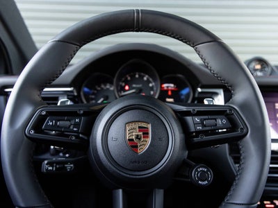 2025 Porsche Macan T
