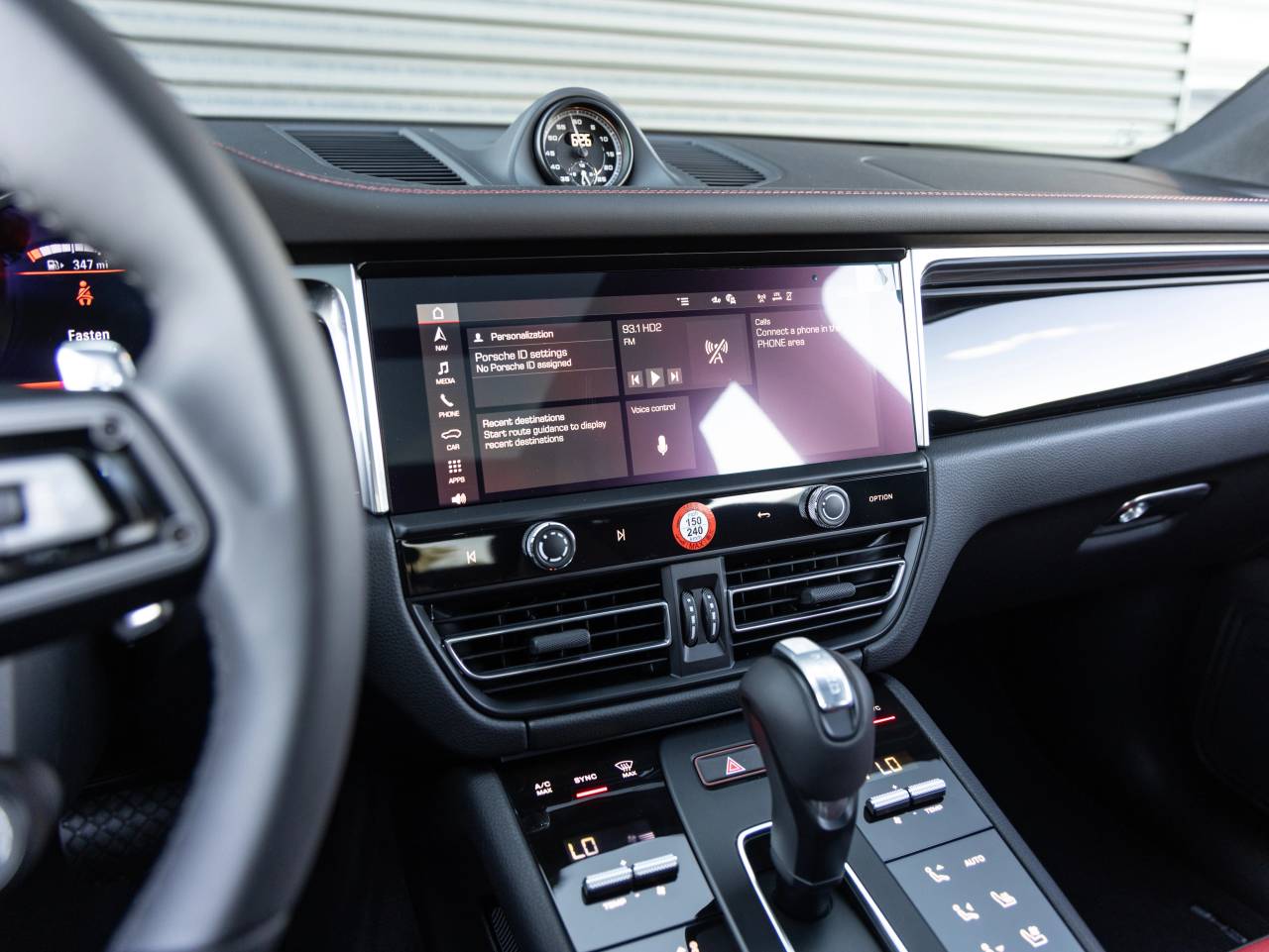 2025 Porsche Macan T