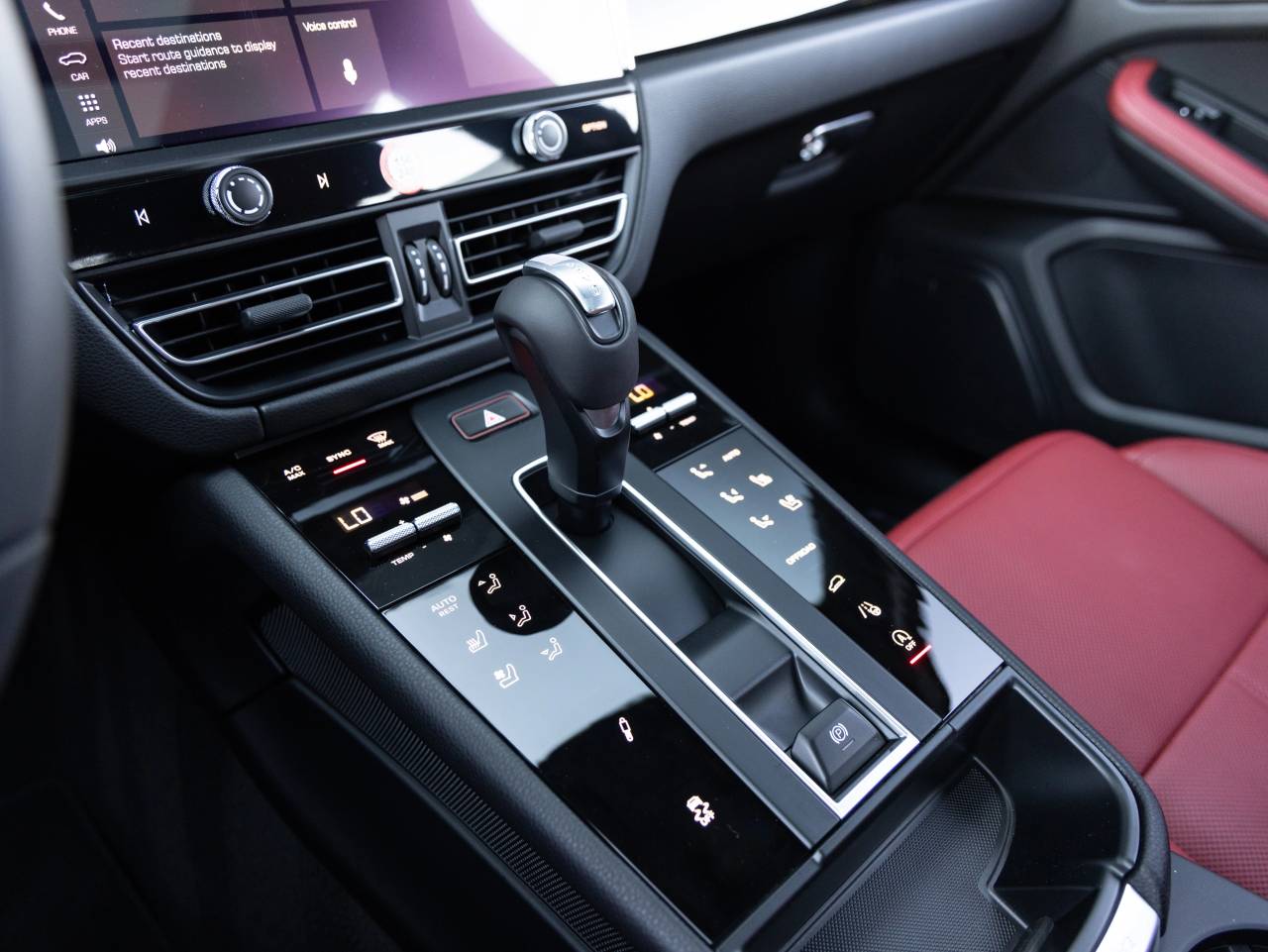 2025 Porsche Macan T