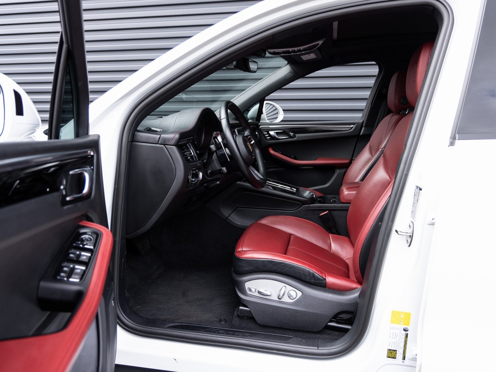 2024 Porsche Macan Macan (MY24)