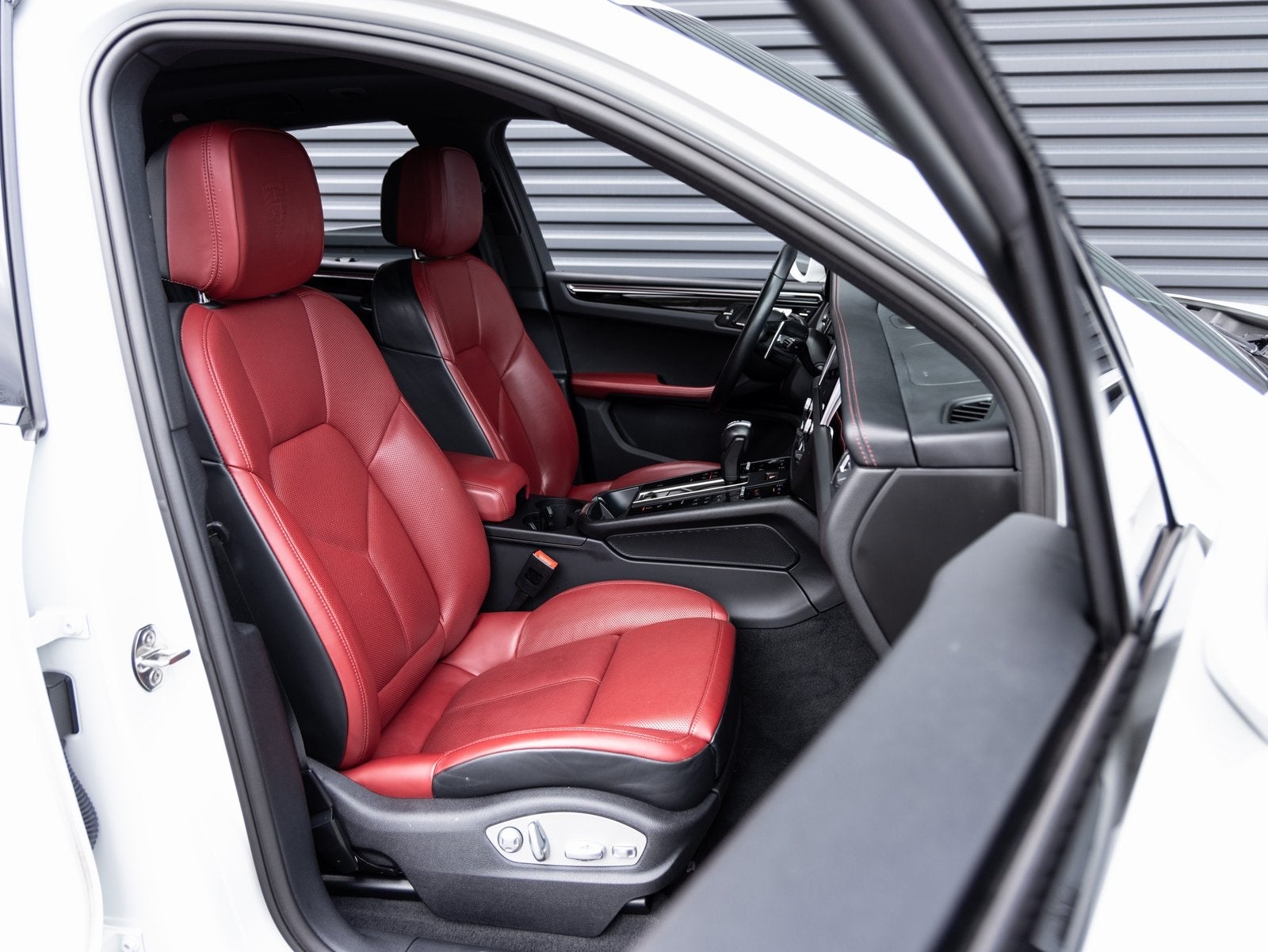 2024 Porsche Macan Macan (MY24)