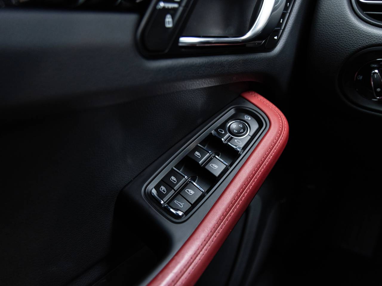 2024 Porsche Macan Macan (MY24)