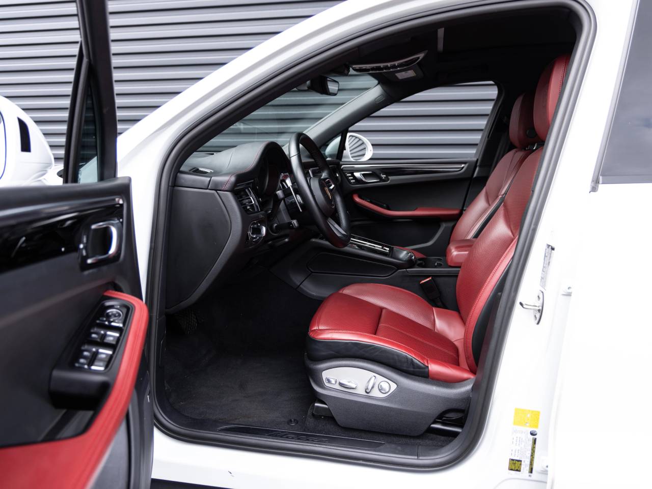 2024 Porsche Macan Macan (MY24)