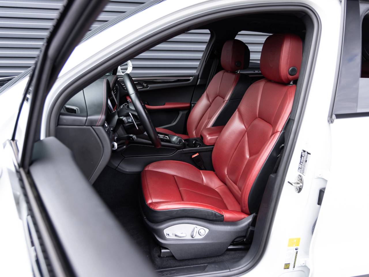 2024 Porsche Macan Macan (MY24)