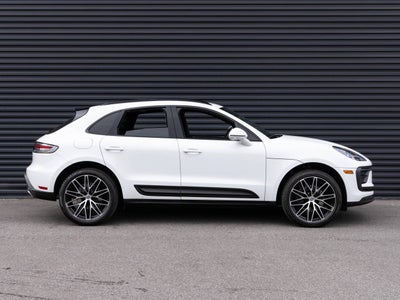 2024 Porsche Macan Macan (MY24)