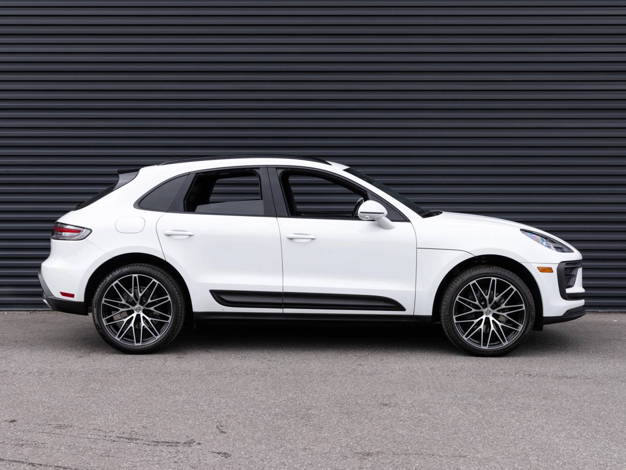 2024 Porsche Macan Macan (MY24)