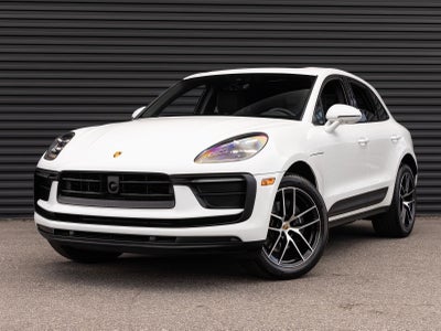 2025 Porsche Macan AWD