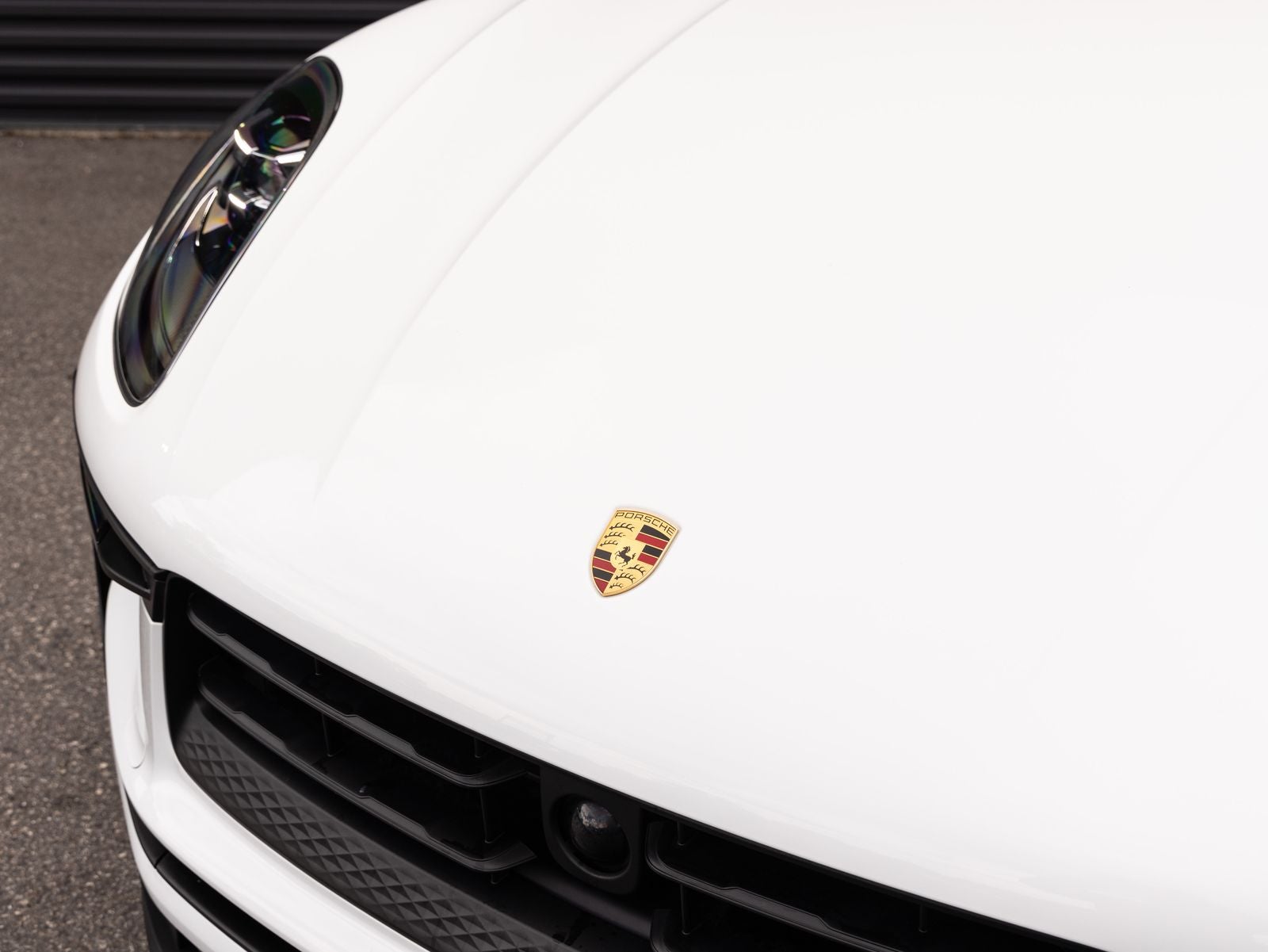 2025 Porsche Macan AWD