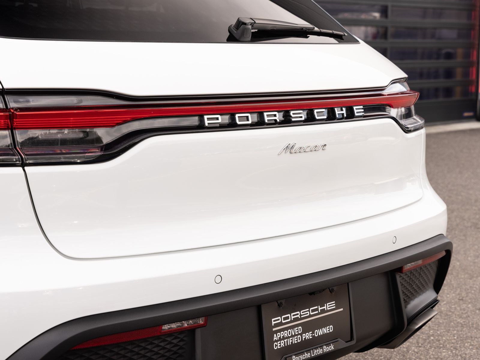 2025 Porsche Macan AWD