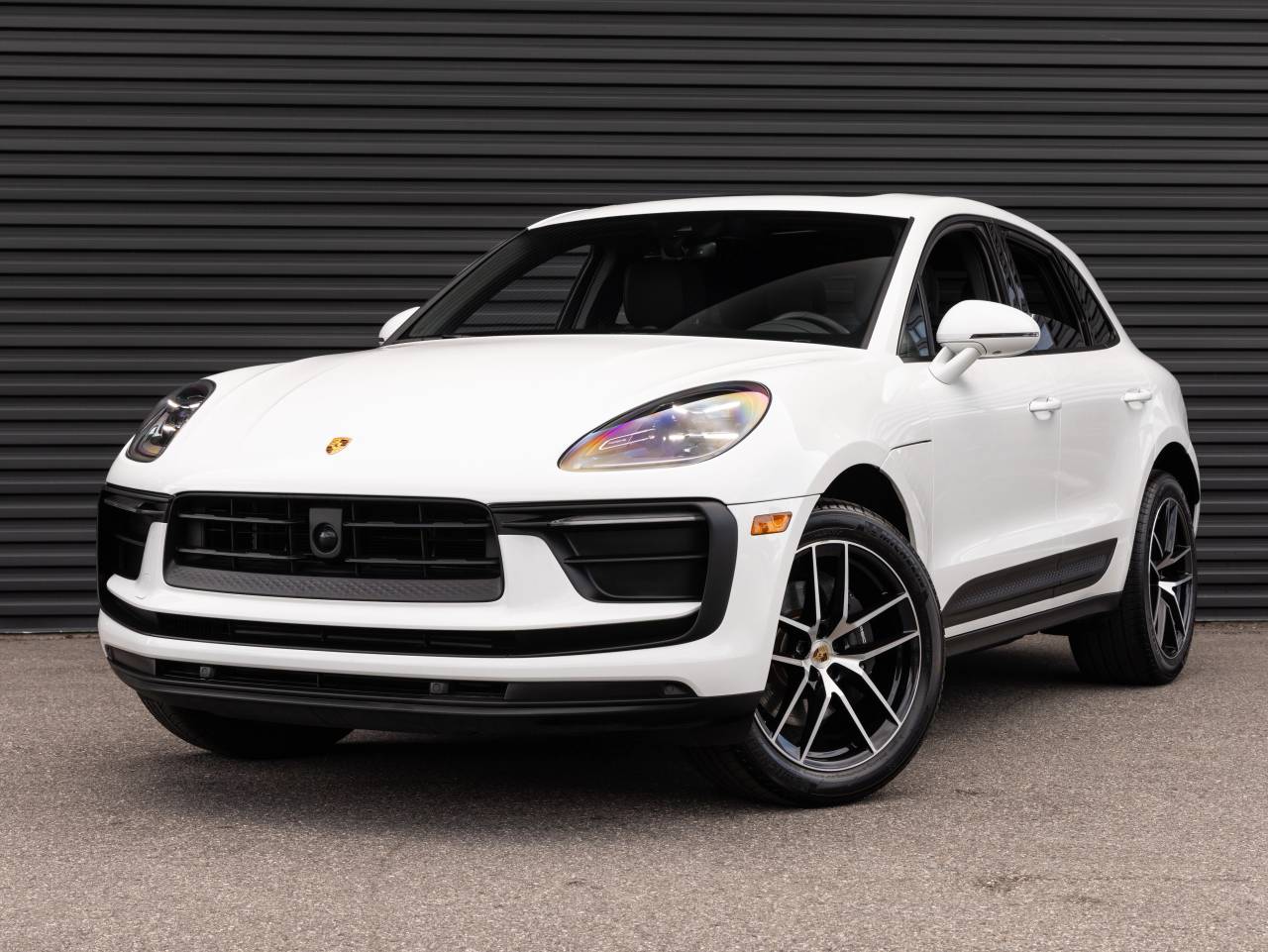 2025 Porsche Macan AWD