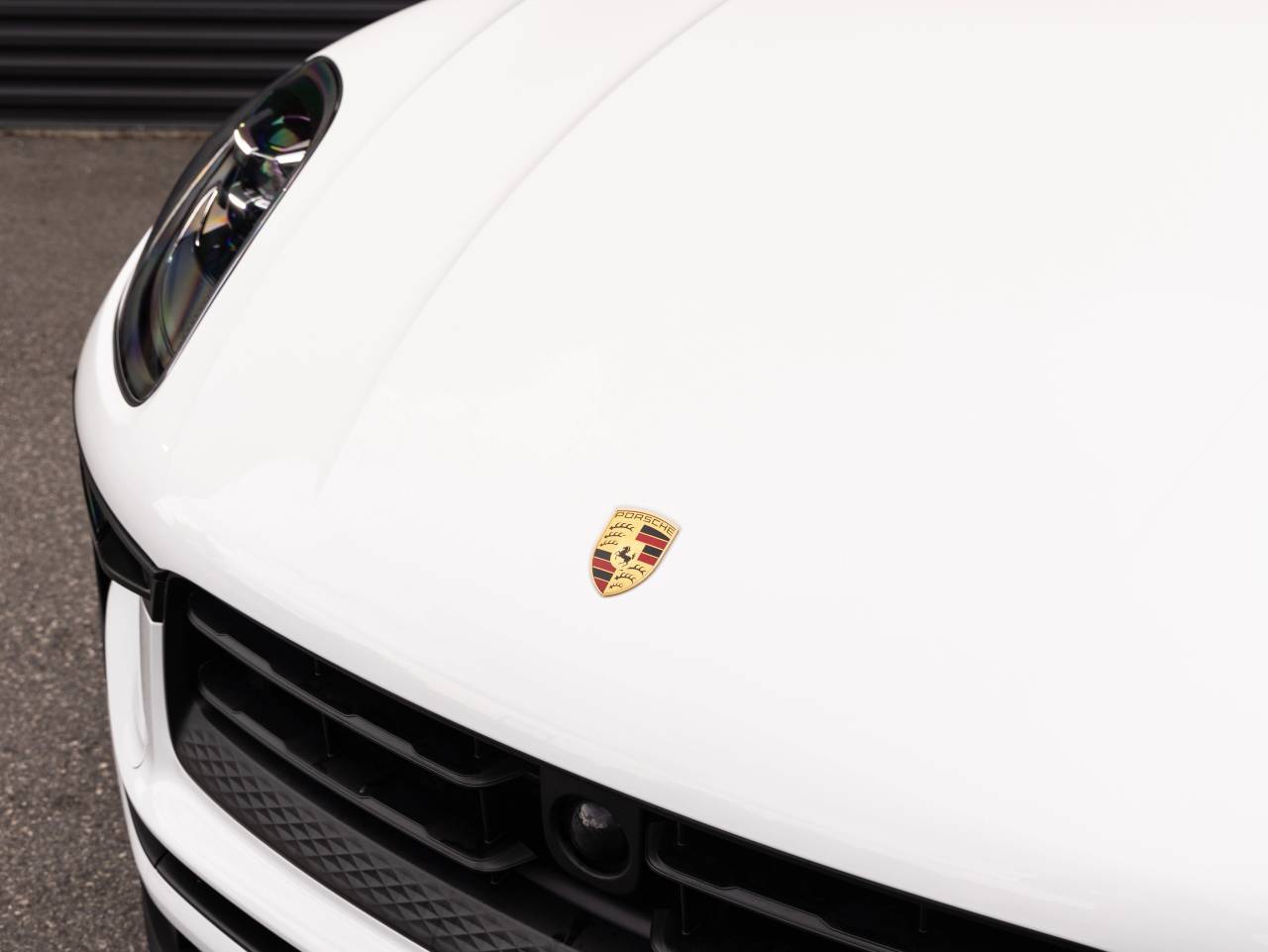 2025 Porsche Macan AWD