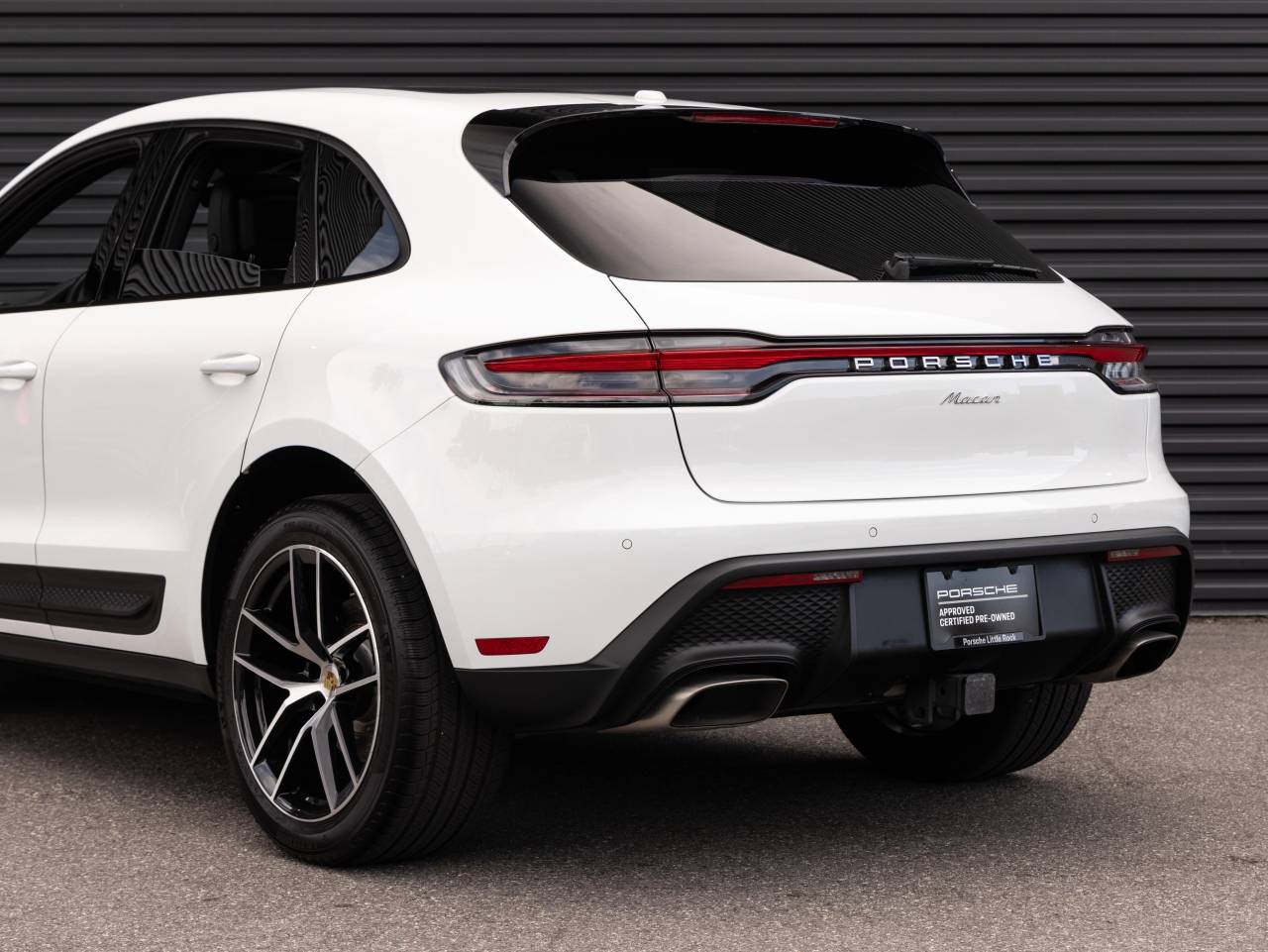 2025 Porsche Macan AWD