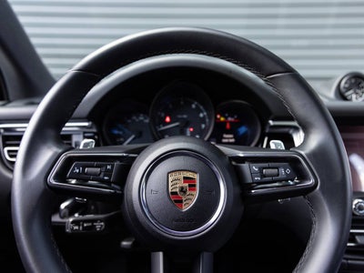 2025 Porsche Macan AWD