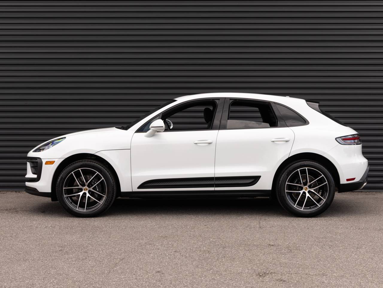 2025 Porsche Macan AWD
