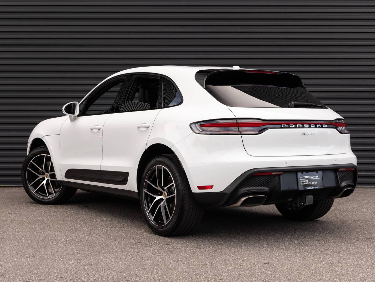 2025 Porsche Macan AWD