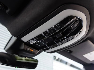 2025 Porsche Macan AWD