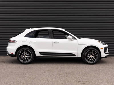 2025 Porsche Macan AWD