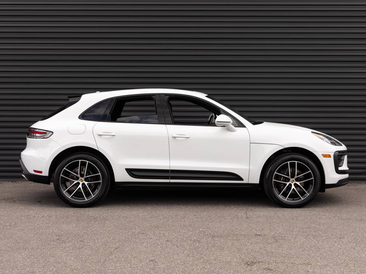 2025 Porsche Macan AWD
