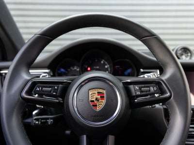 2025 Porsche Macan AWD