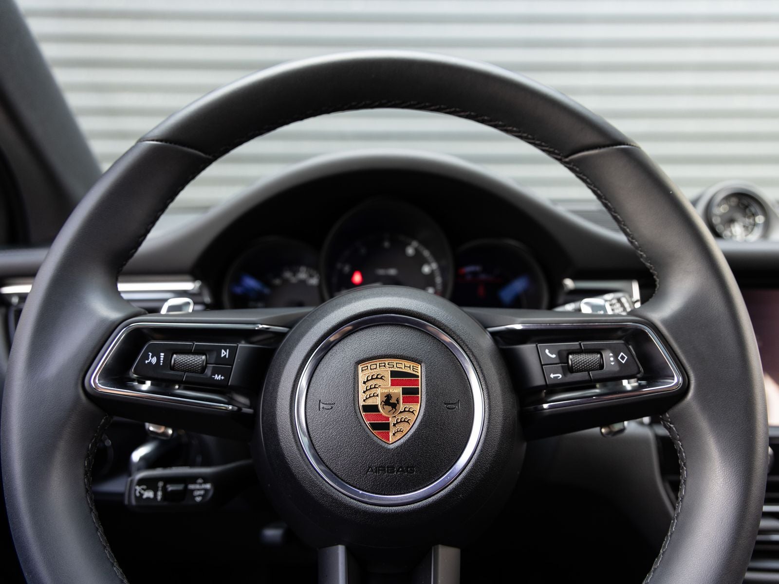 2025 Porsche Macan AWD