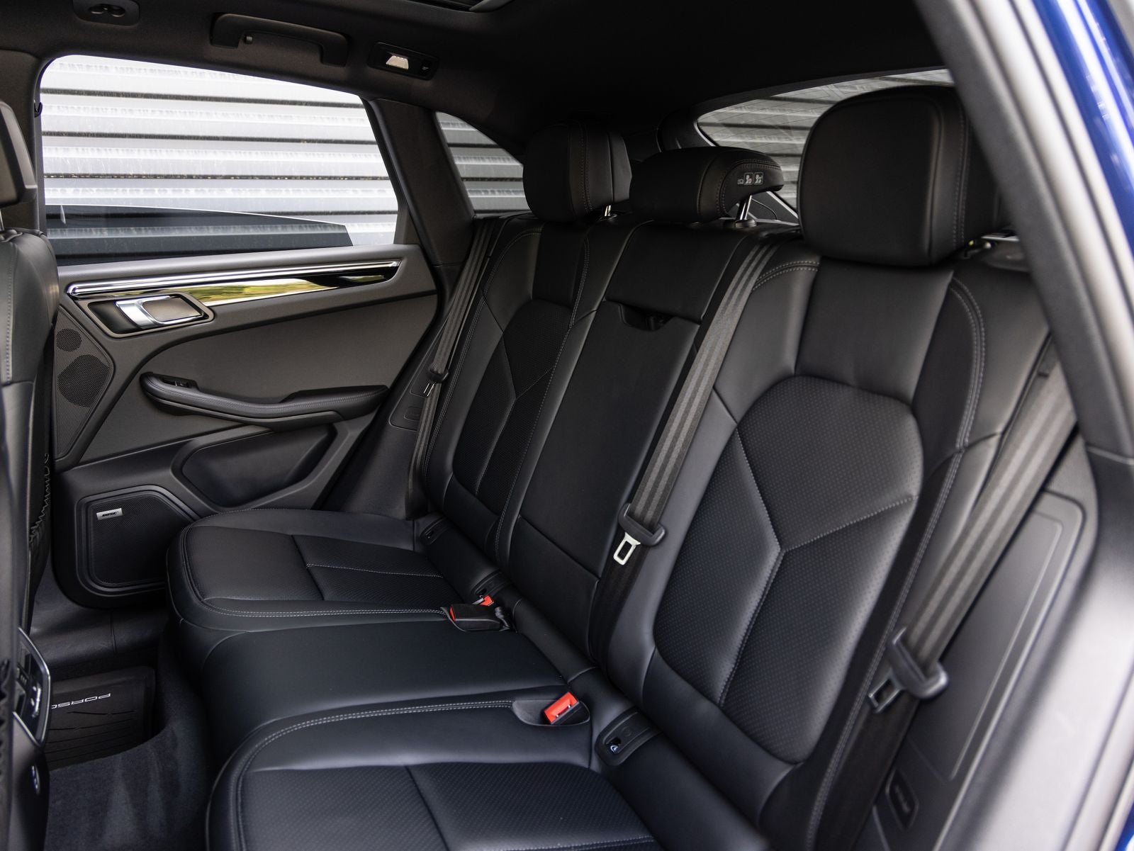 2025 Porsche Macan AWD