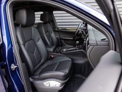 2025 Porsche Macan AWD