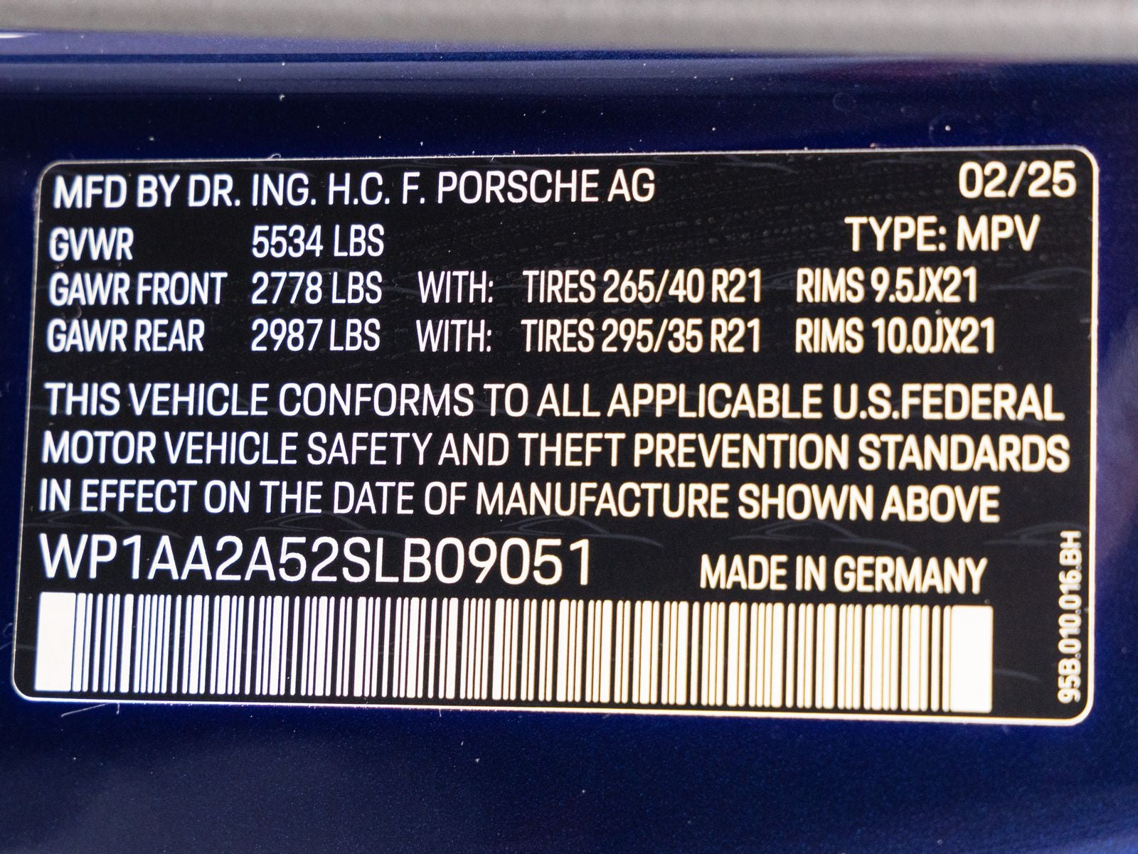 2025 Porsche Macan AWD