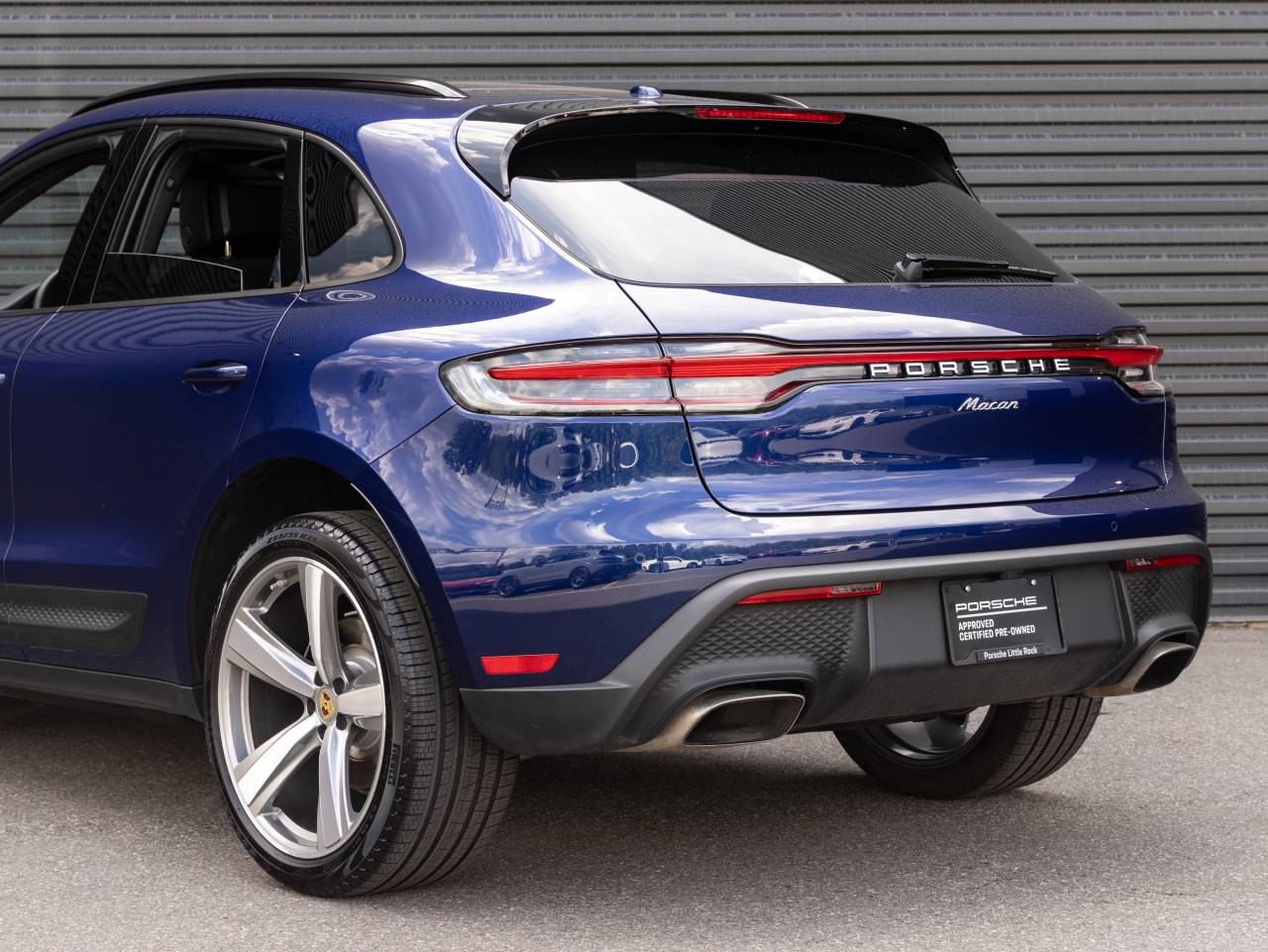 2025 Porsche Macan AWD