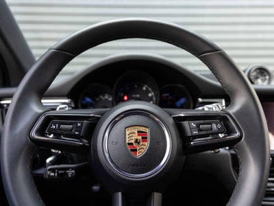 2025 Porsche Macan AWD