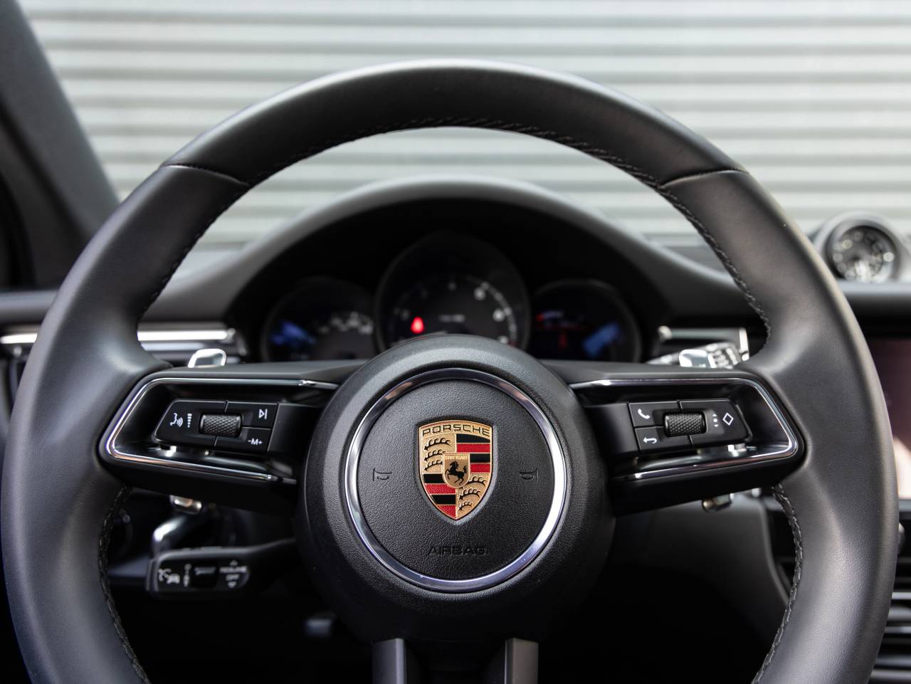 2025 Porsche Macan AWD