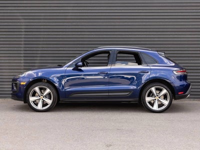 2025 Porsche Macan AWD