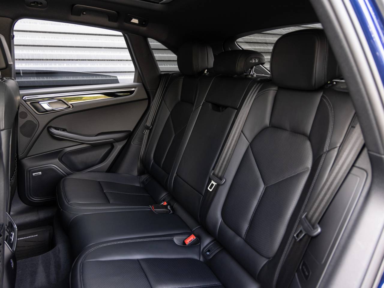 2025 Porsche Macan AWD