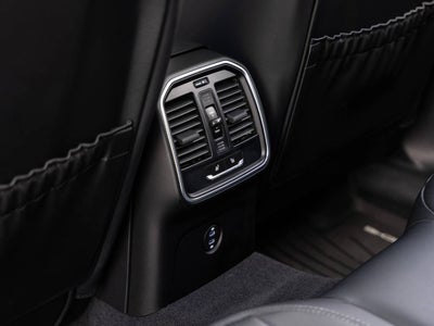 2025 Porsche Macan AWD