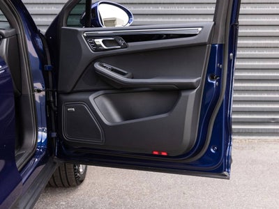 2025 Porsche Macan AWD