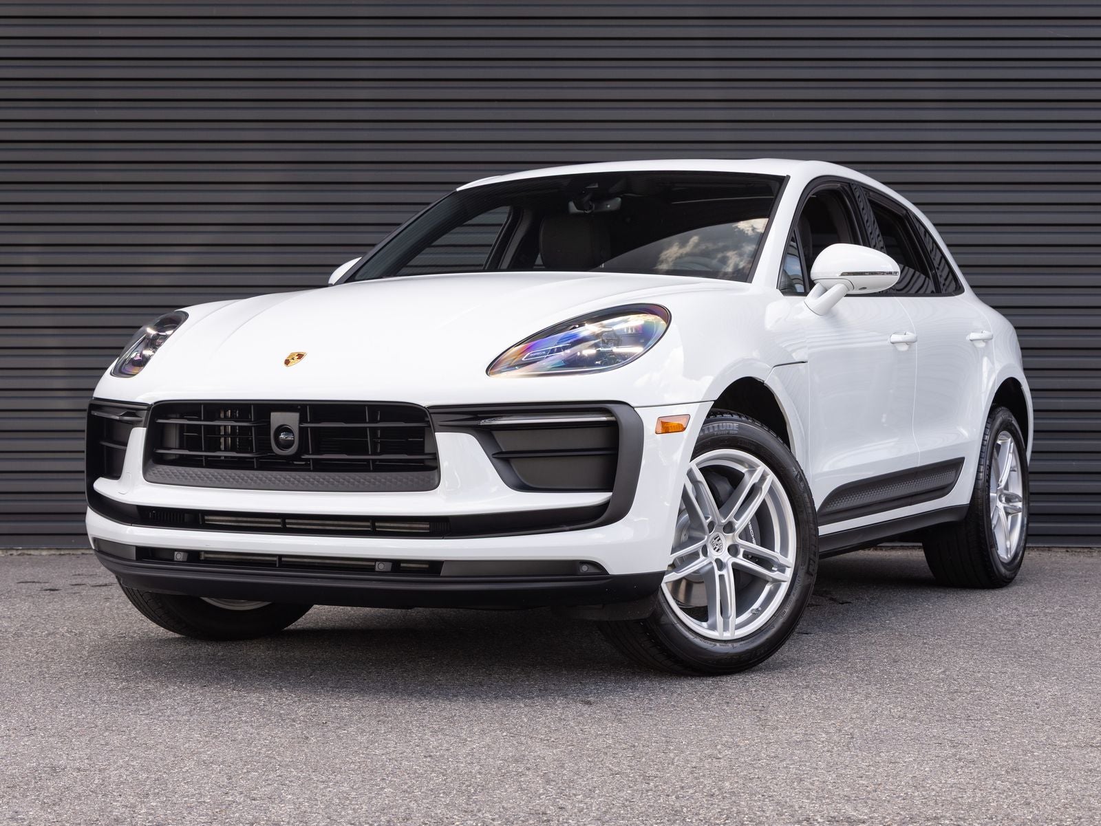 2026 Porsche Macan AWD