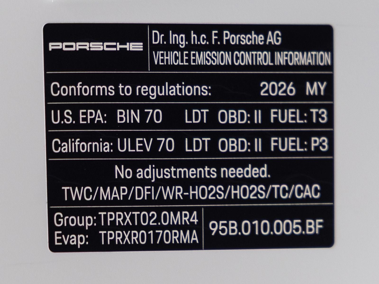 2026 Porsche Macan AWD