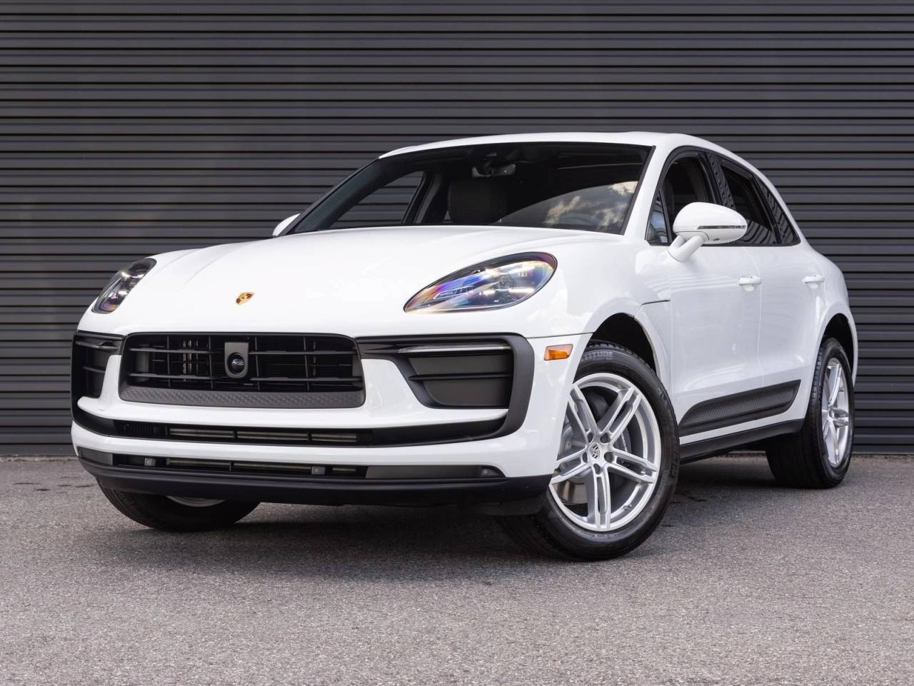 2026 Porsche Macan AWD
