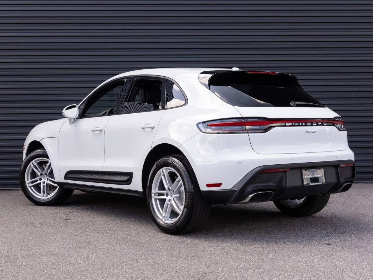 2026 Porsche Macan AWD
