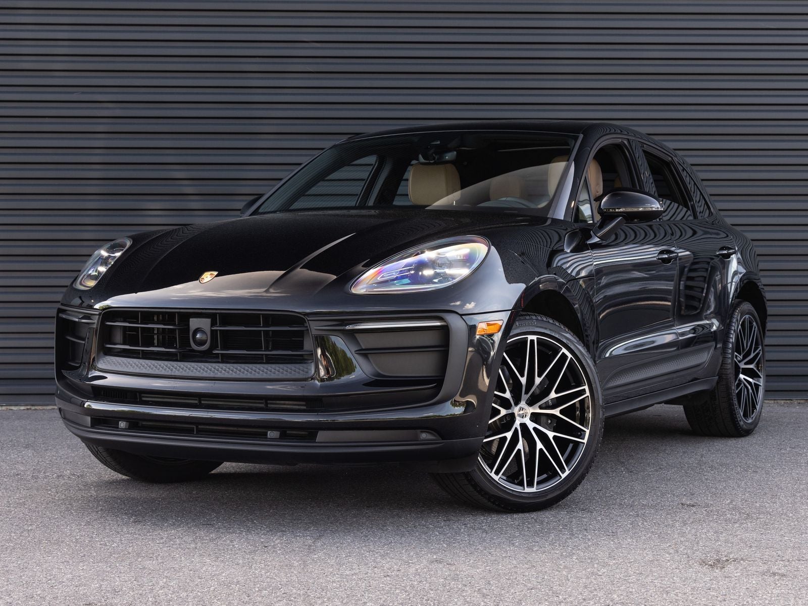 2025 Porsche Macan AWD