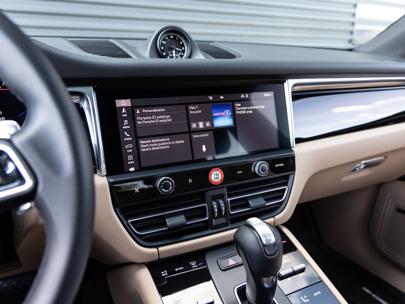 2025 Porsche Macan AWD