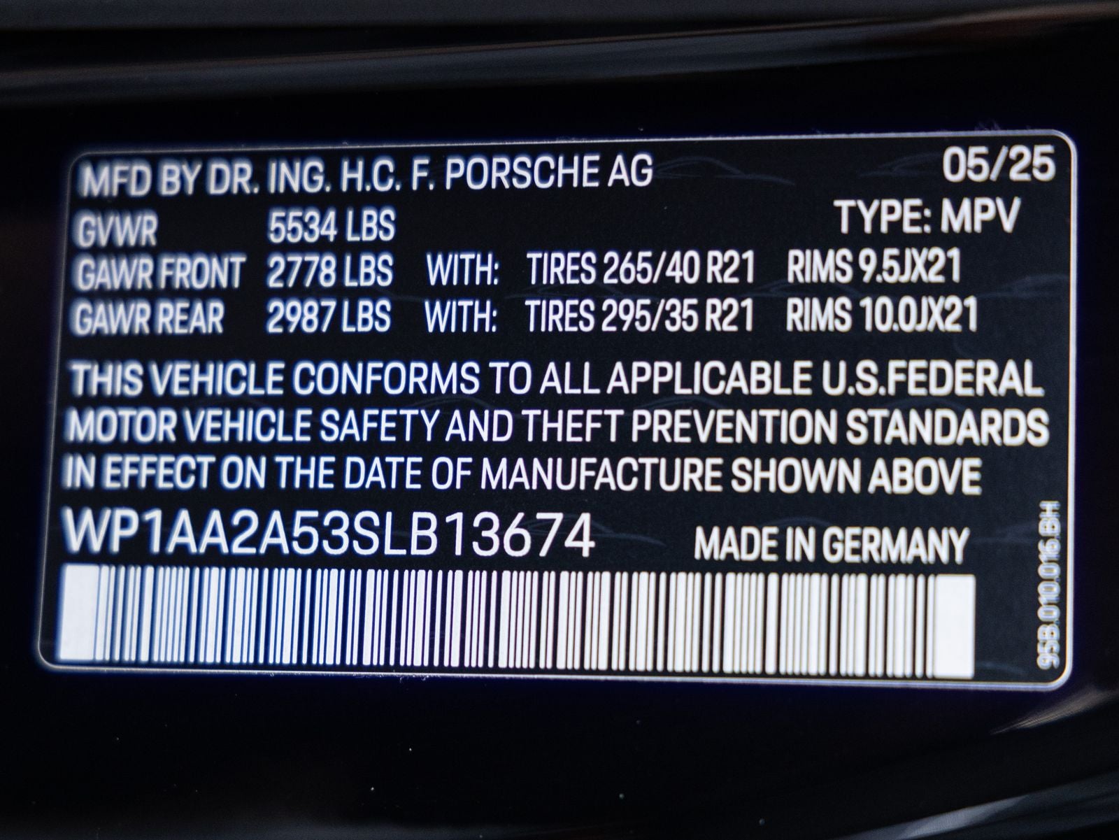 2025 Porsche Macan AWD