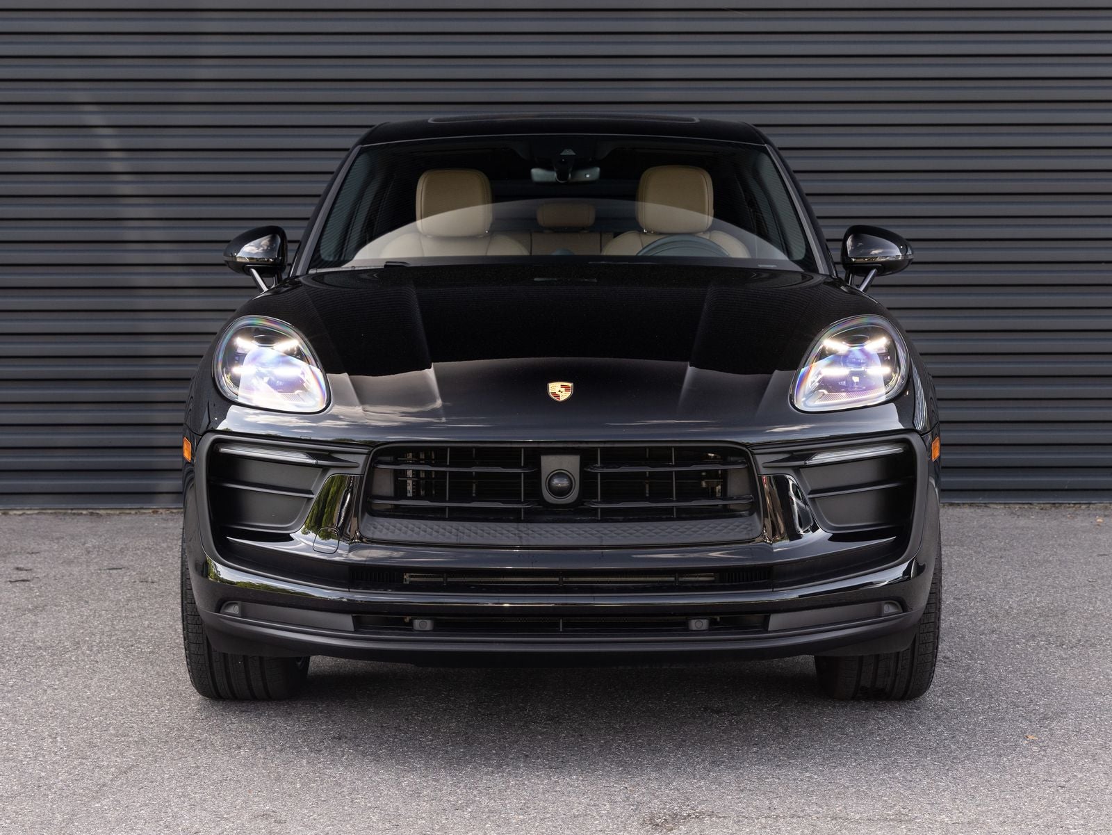 2025 Porsche Macan AWD