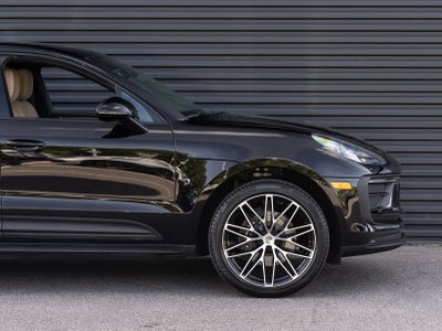 2025 Porsche Macan AWD