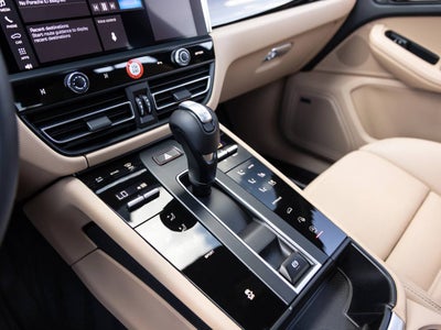 2025 Porsche Macan AWD