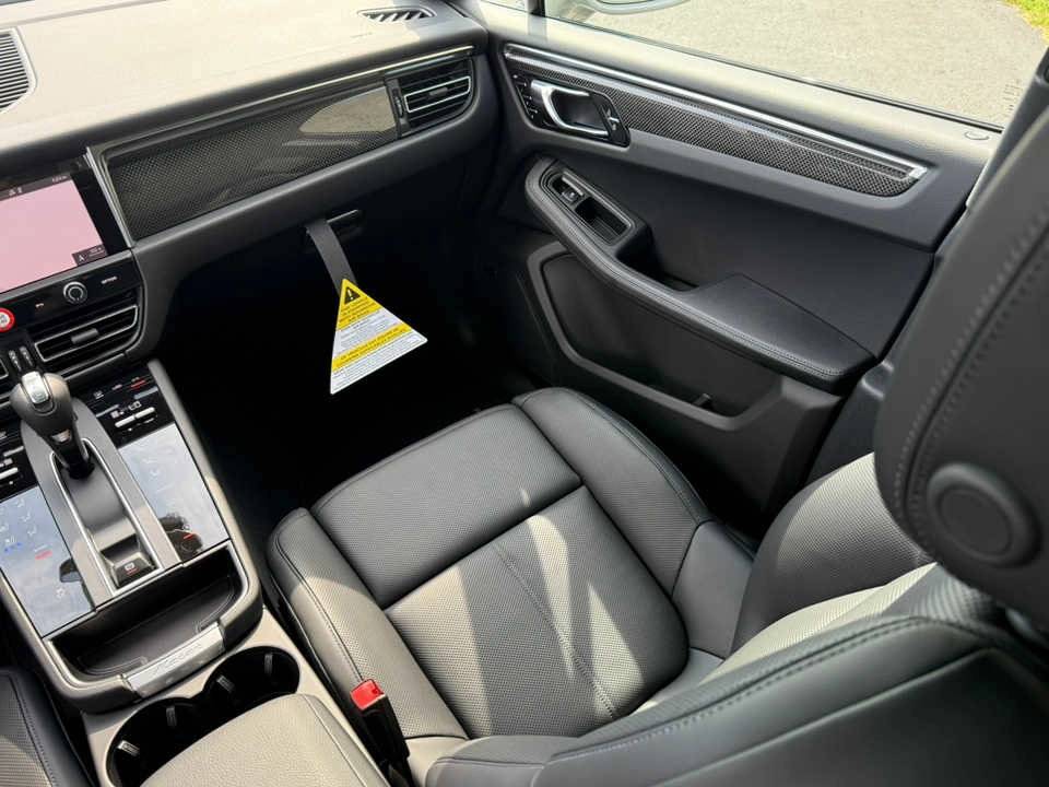 2025 Porsche Macan Macan