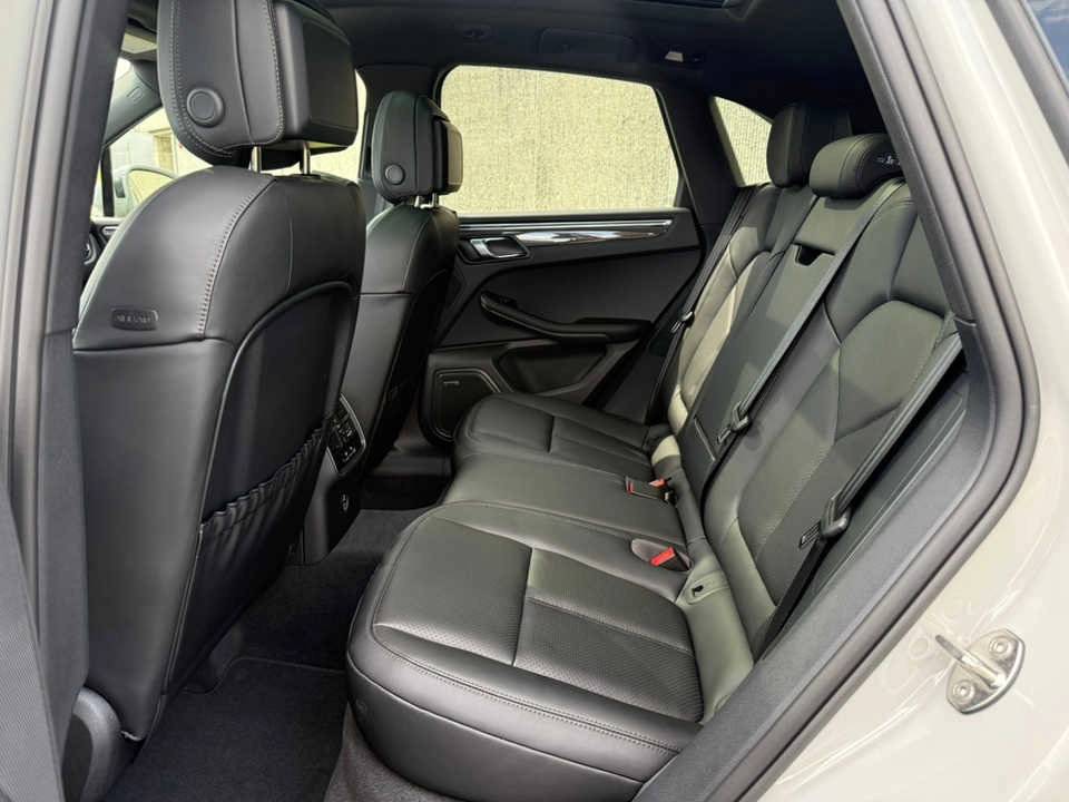 2025 Porsche Macan Macan