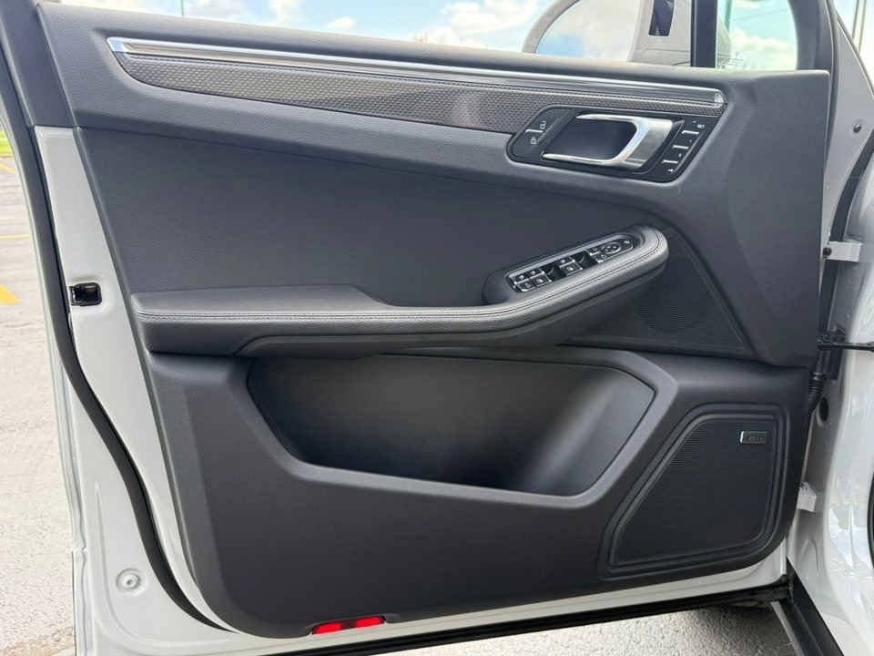 2025 Porsche Macan Macan